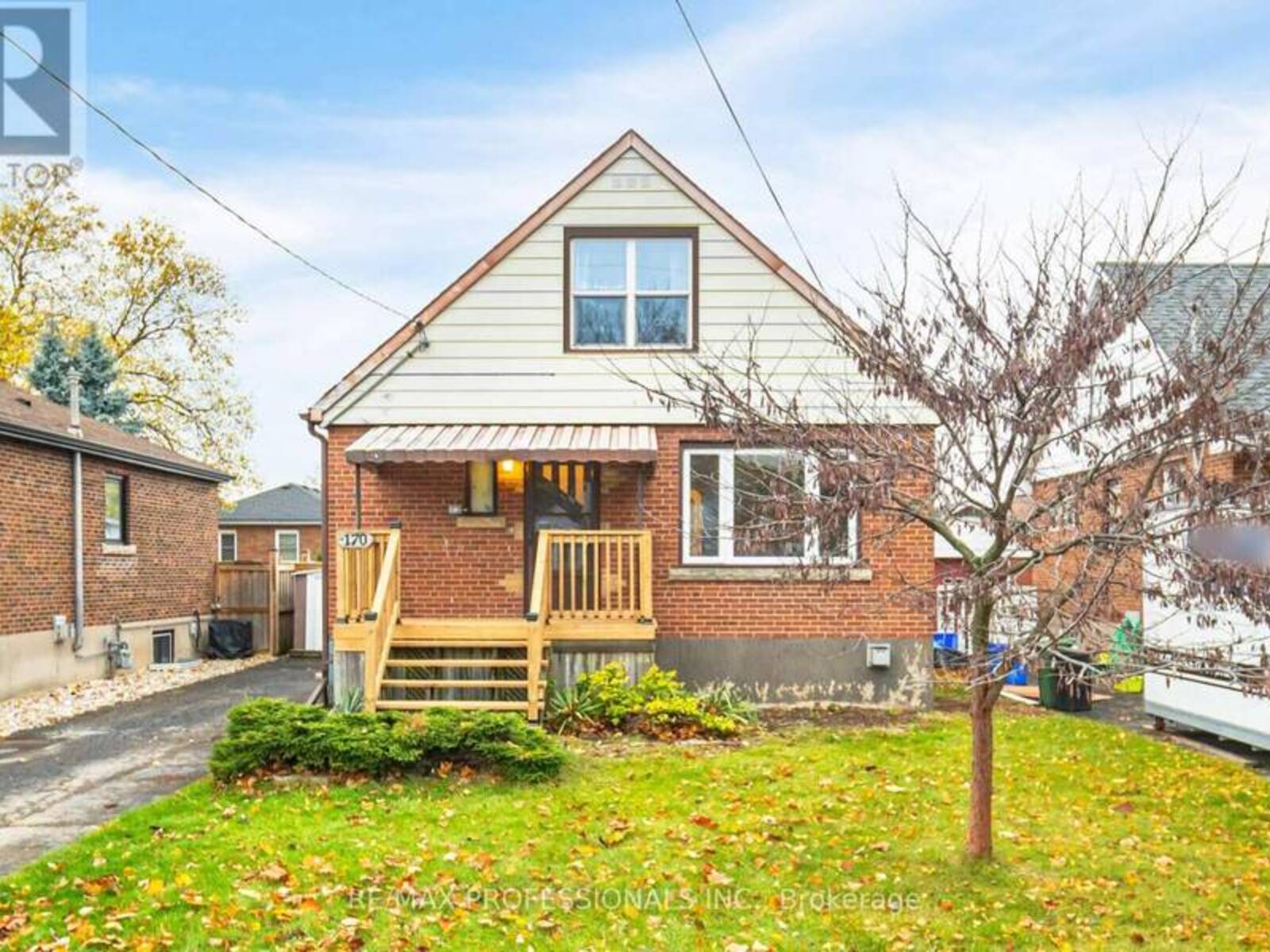 170 EAST 33RD STREET E, Hamilton, Ontario L8V 3T4