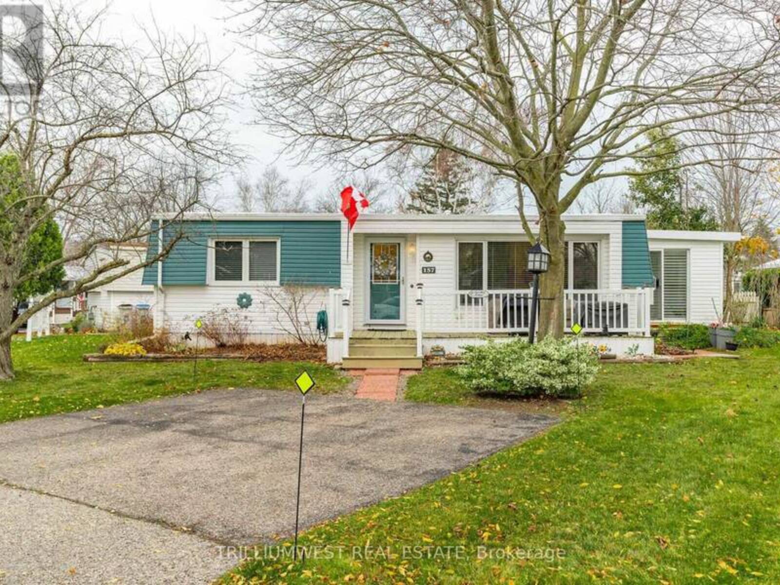 157 MISSISSAUGA PLACE, Grand Bend, Ontario N0M 1T0