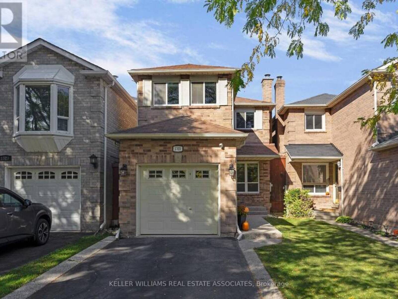 1321 VALERIE CRESCENT, Oakville, Ontario L6J 7E2