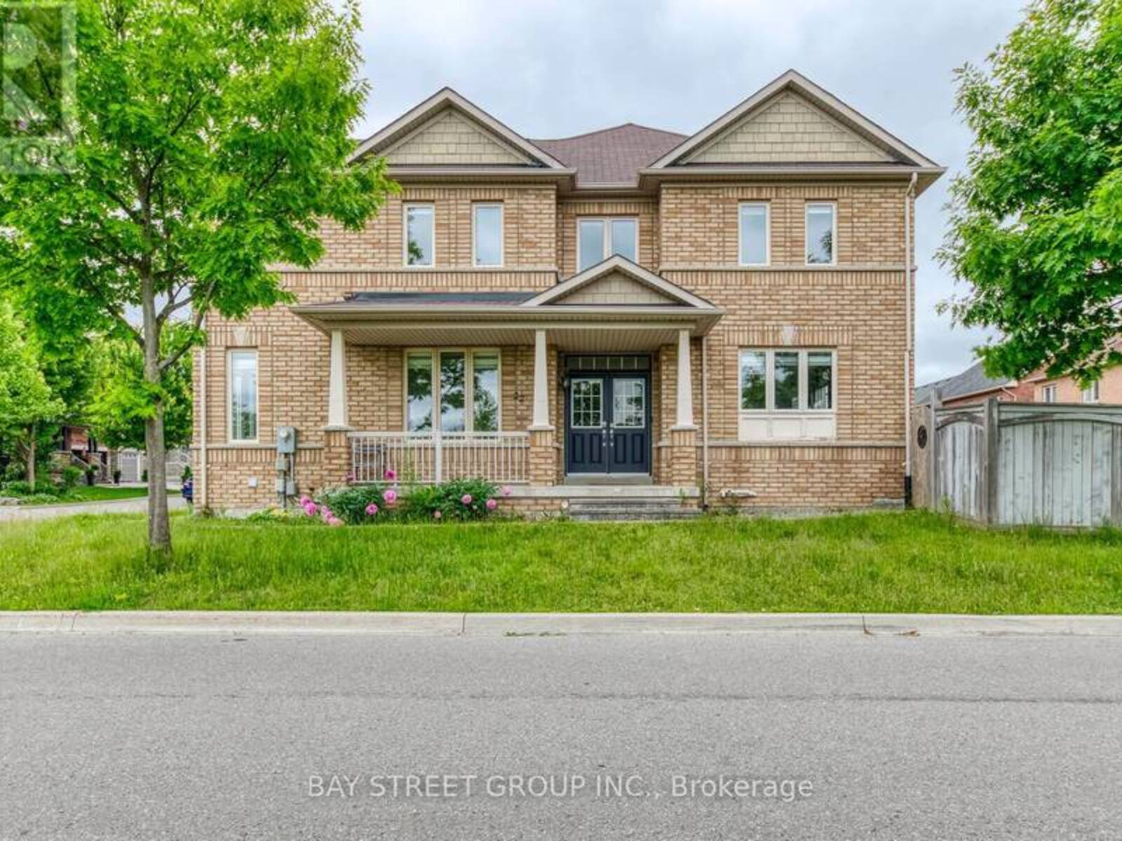 22 DAIRY AVENUE, Richmond Hill, Ontario L4E 4X4