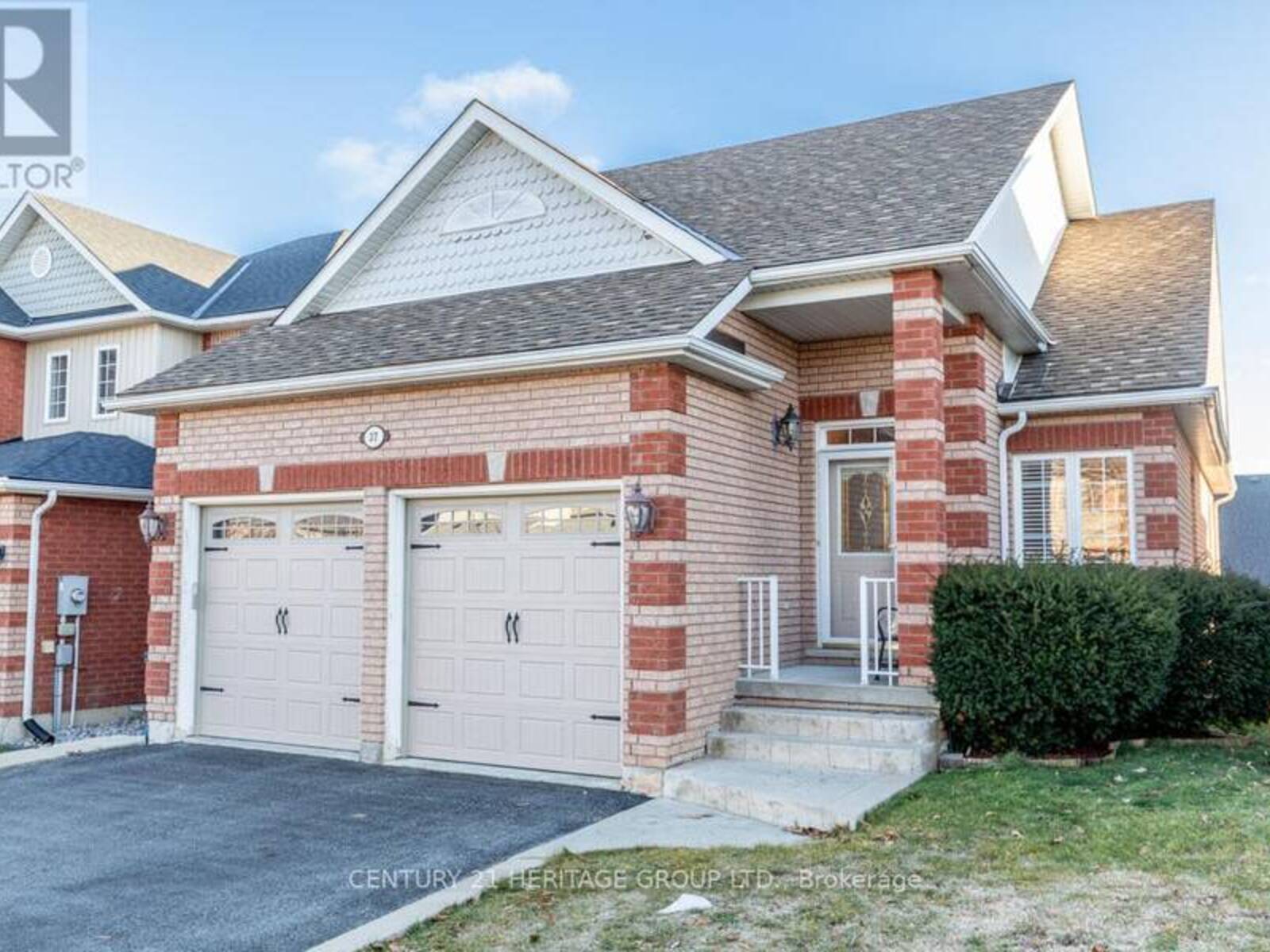 37 HIGHLAND TERRACE, Bradford West Gwillimbury, Ontario L3Z 3E9