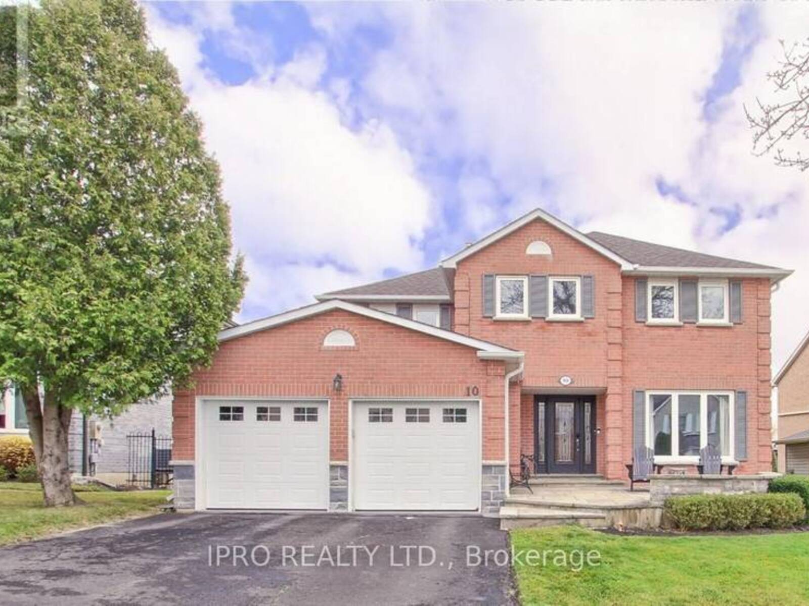 10 DELAYNE DRIVE, Aurora, Ontario L4G 5A9