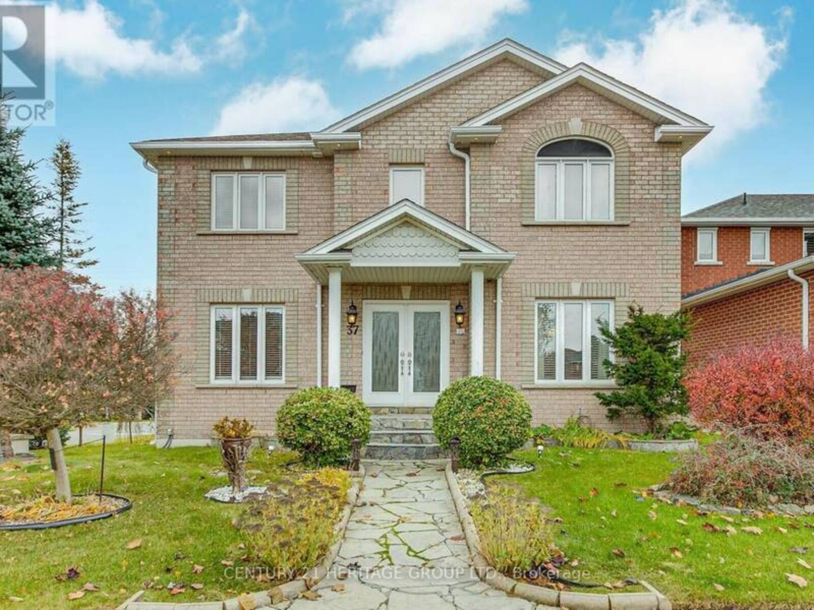 37 SAINT AVENUE, Bradford West Gwillimbury, Ontario L3Z 3E6