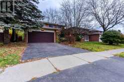 255 PLYMOUTH TRAIL | Newmarket Ontario | Slide Image Two