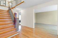 255 PLYMOUTH TRAIL | Newmarket Ontario | Slide Image Eight