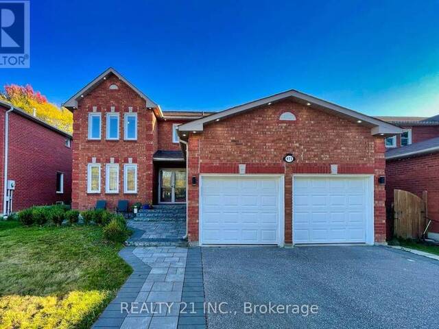 971 THIMBLEBERRY CIRCLE Oshawa Ontario, L1K 2H3