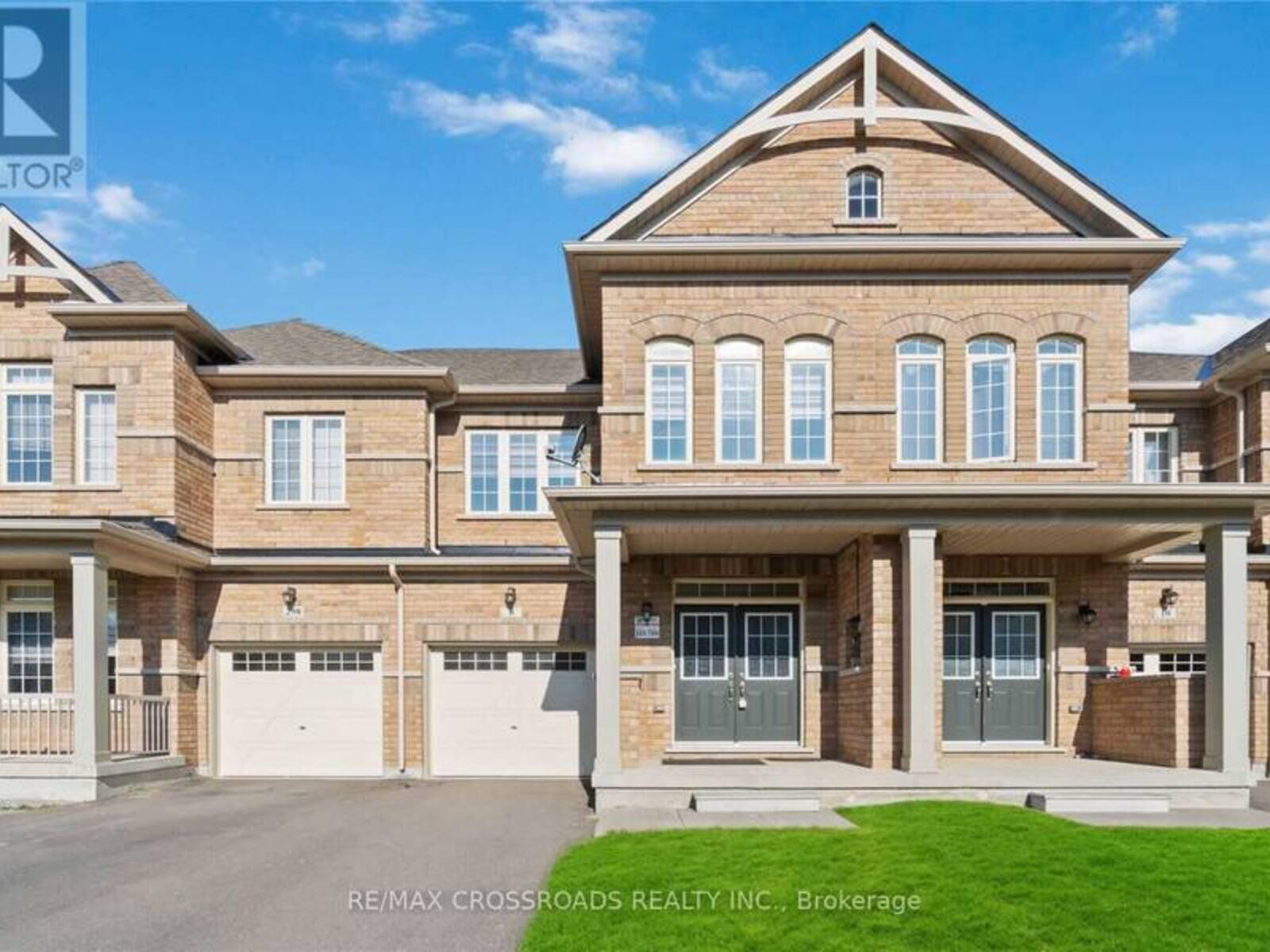 8 HANCOCK STREET, Aurora, Ontario L4G 1B7