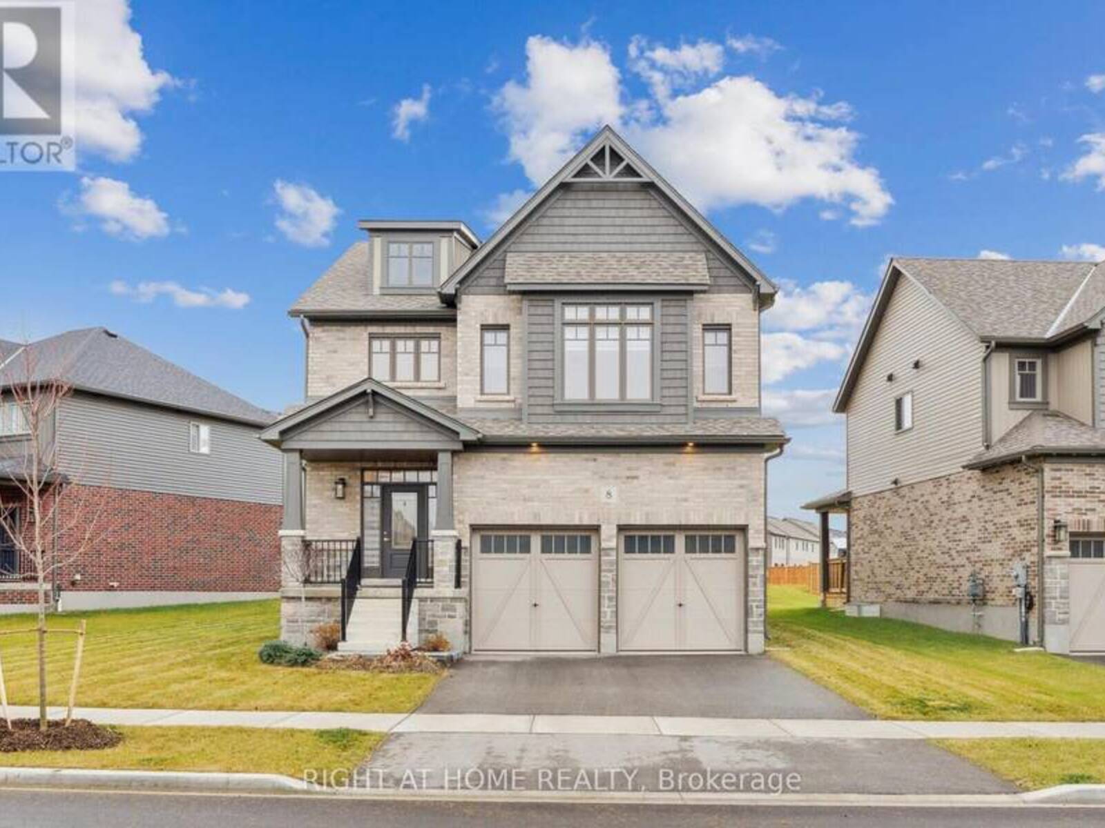 8 ROWLAND STREET, Collingwood, Ontario L9Y 5M4