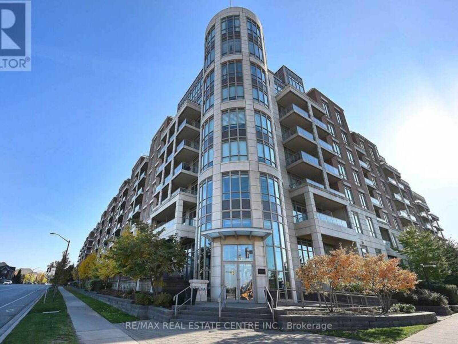 414 - 2480 PRINCE MICHAEL DRIVE, Oakville, Ontario L6H 0H1