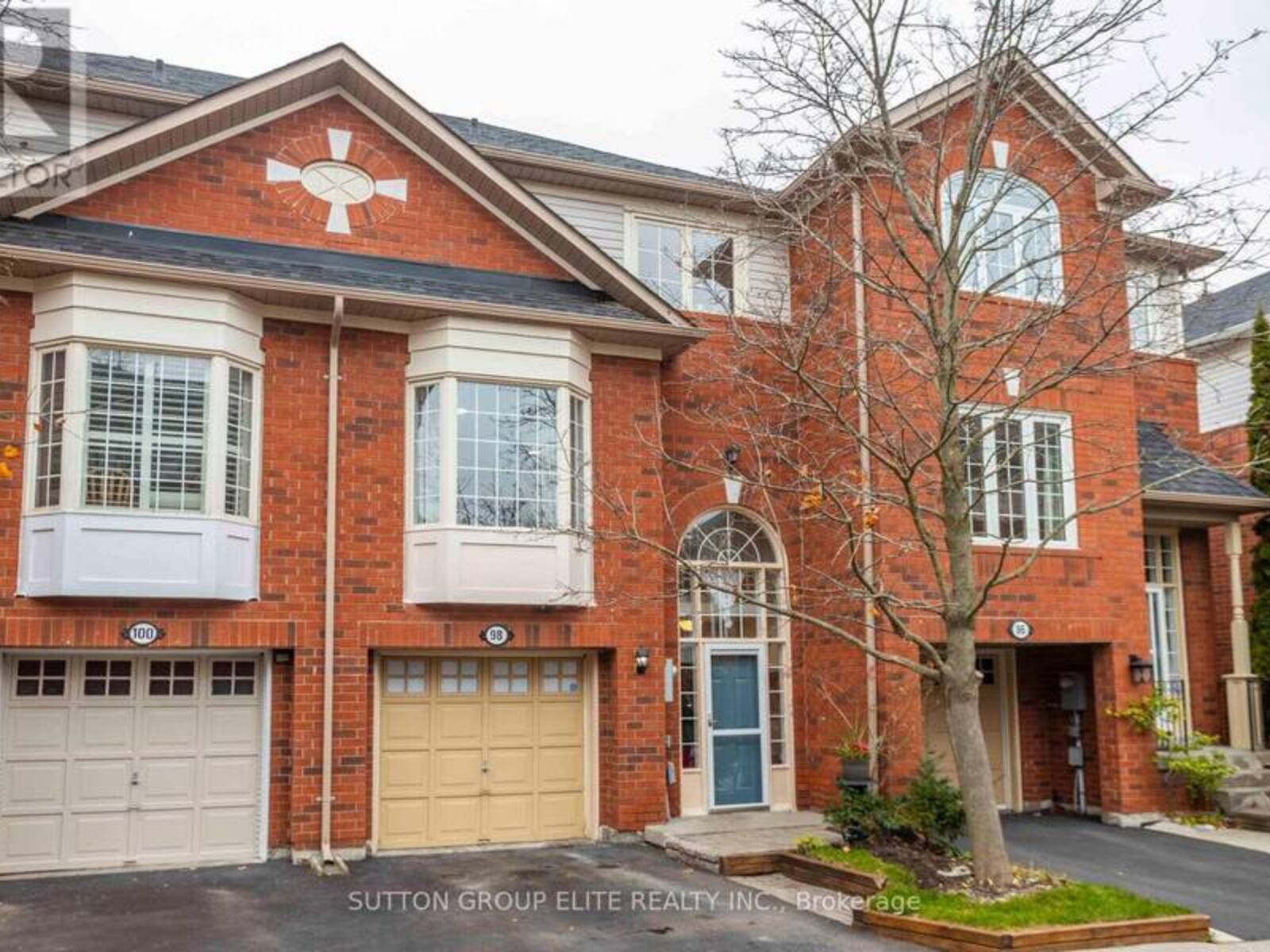 98 MOSAICS AVENUE, Aurora, Ontario L4G 7L5