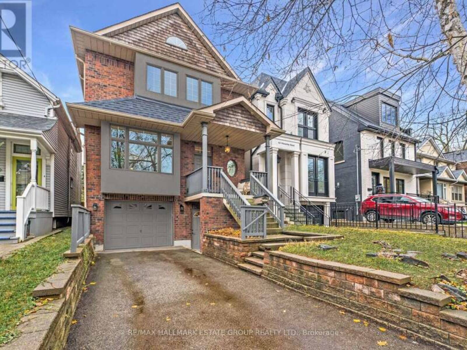 42 WAVERLEY ROAD, Toronto, Ontario M4L 3T1