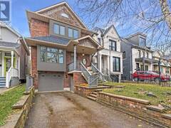 42 WAVERLEY ROAD Toronto Ontario, M4L 3T1