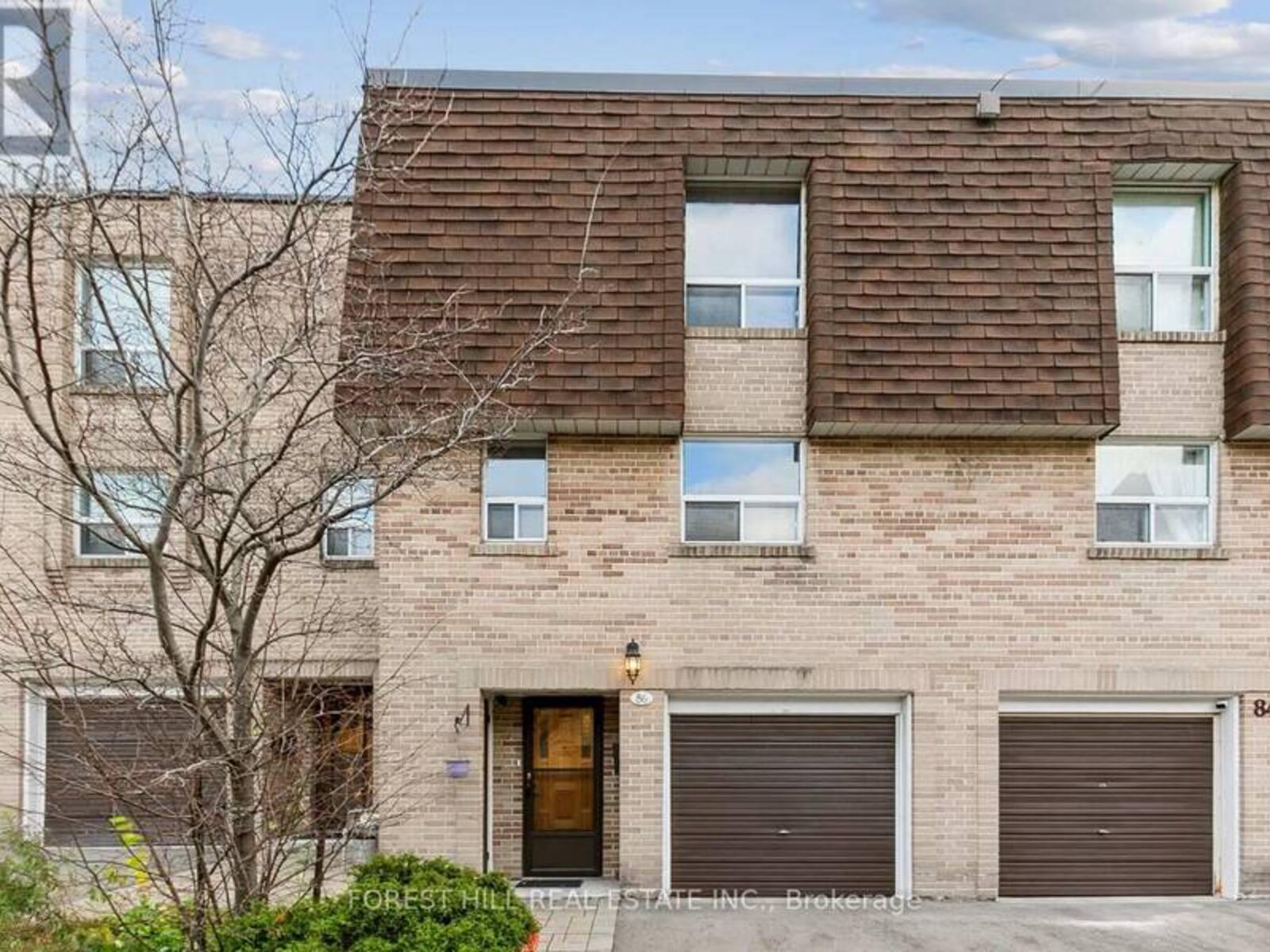 86 VILLAGE GREENWAY, Toronto, Ontario M2J 1K8