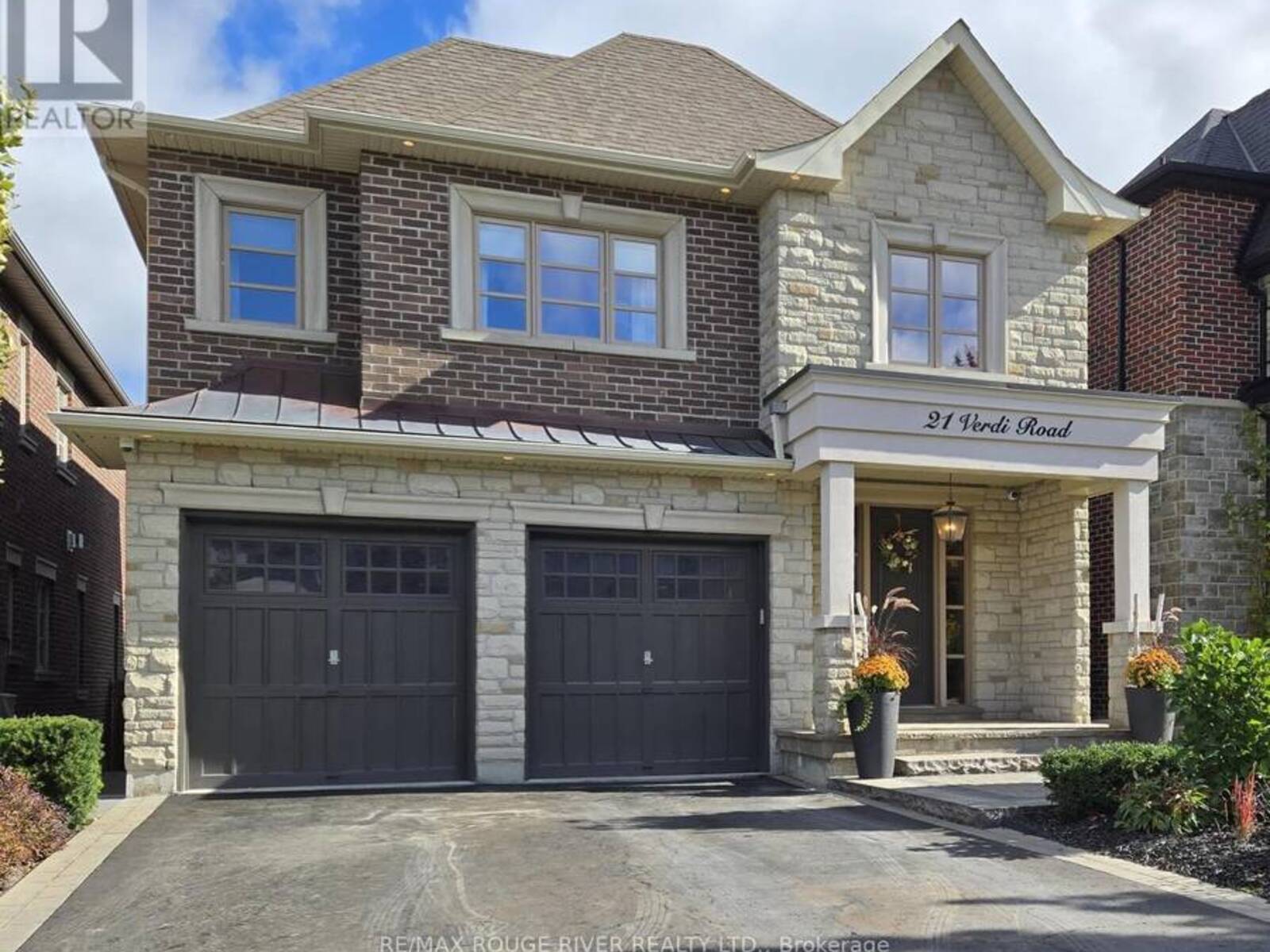 21 VERDI ROAD, Richmond Hill, Ontario L4E 4P9