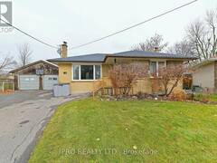 12 MACKENZIE DRIVE Halton Hills Ontario, L7G 4B9