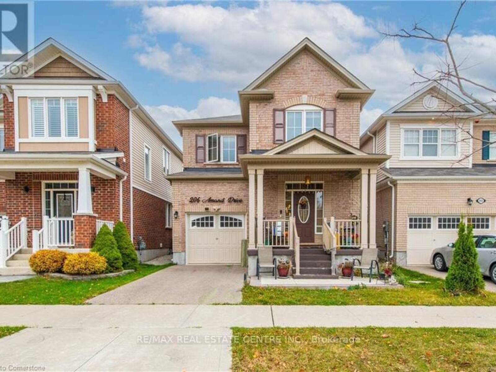 206 AMAND DRIVE, Kitchener, Ontario N2R 0J8