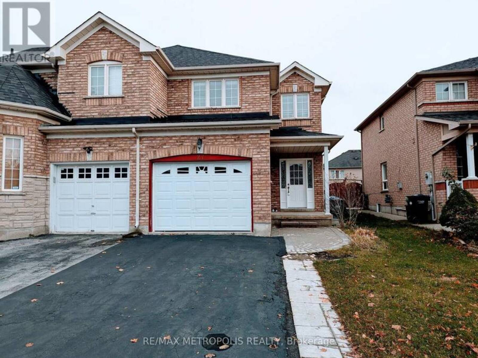 27 PRINCE CRESCENT, Brampton, Ontario L7A 2C9