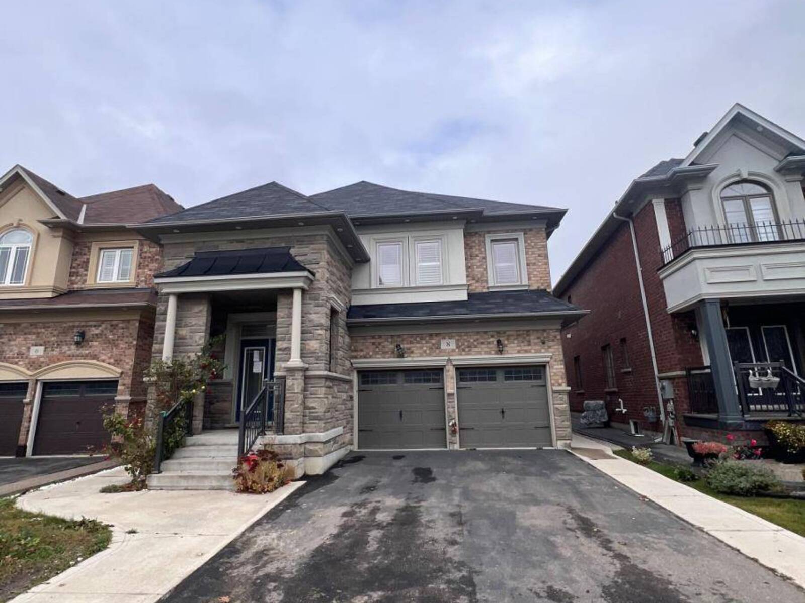 8 ARDA CRESCENT, Brampton, Ontario L6P 4G2