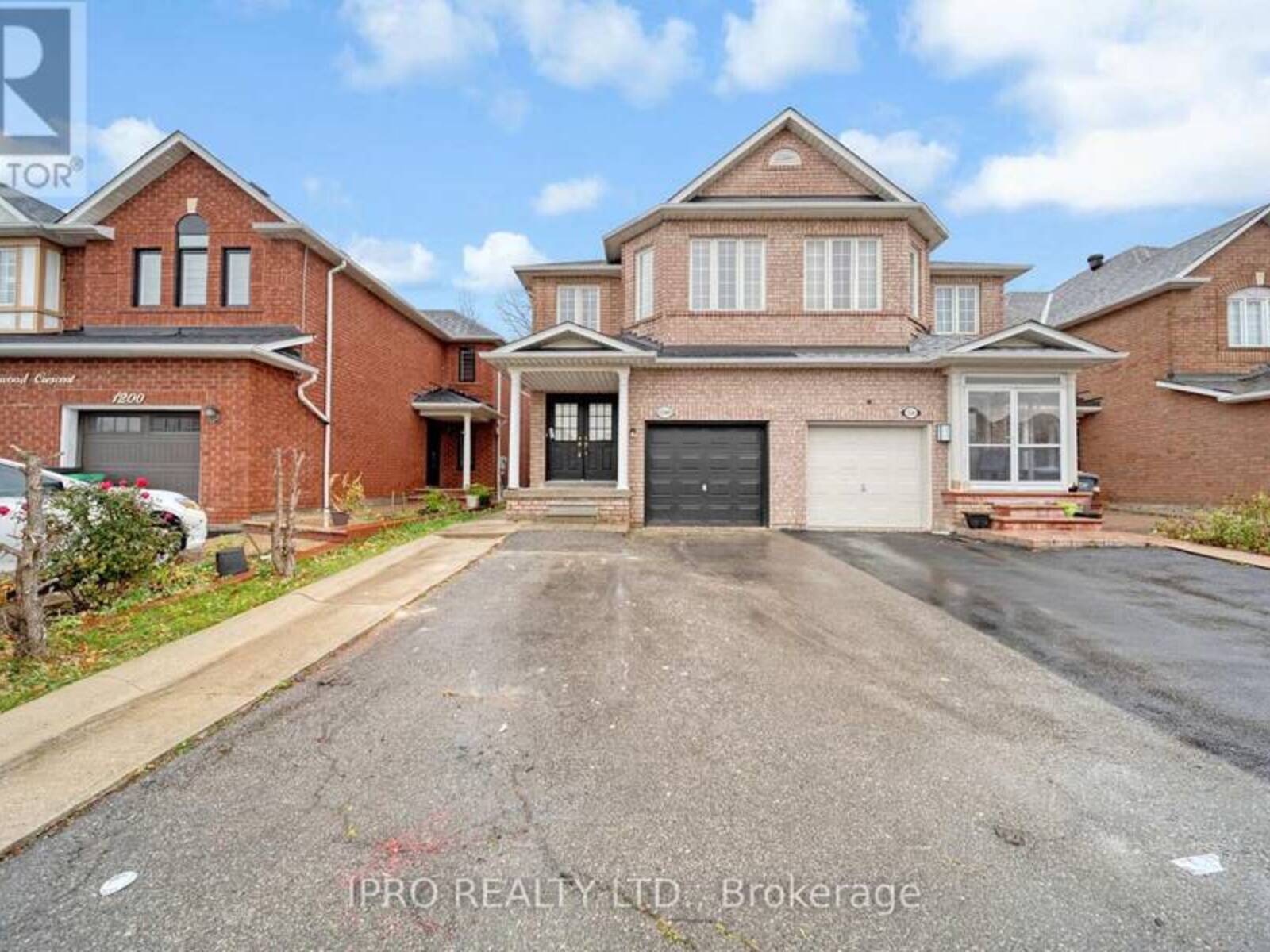 1204 PRESTONWOOD CRESCENT, Mississauga, Ontario L5V 2V3