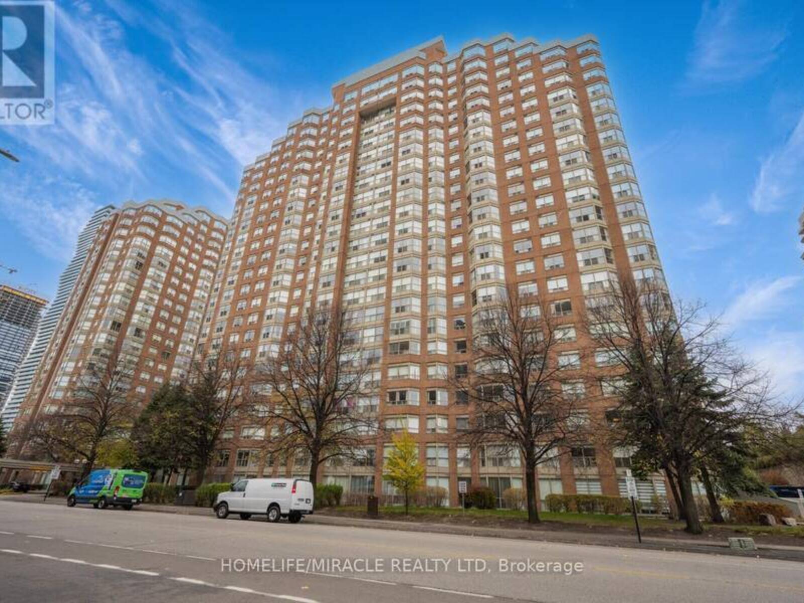 701 - 325 WEBB DRIVE, Mississauga, Ontario L5B 3Z9