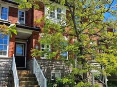 14 BANTRY AVENUE Richmond Hill Ontario, L4B 4J4