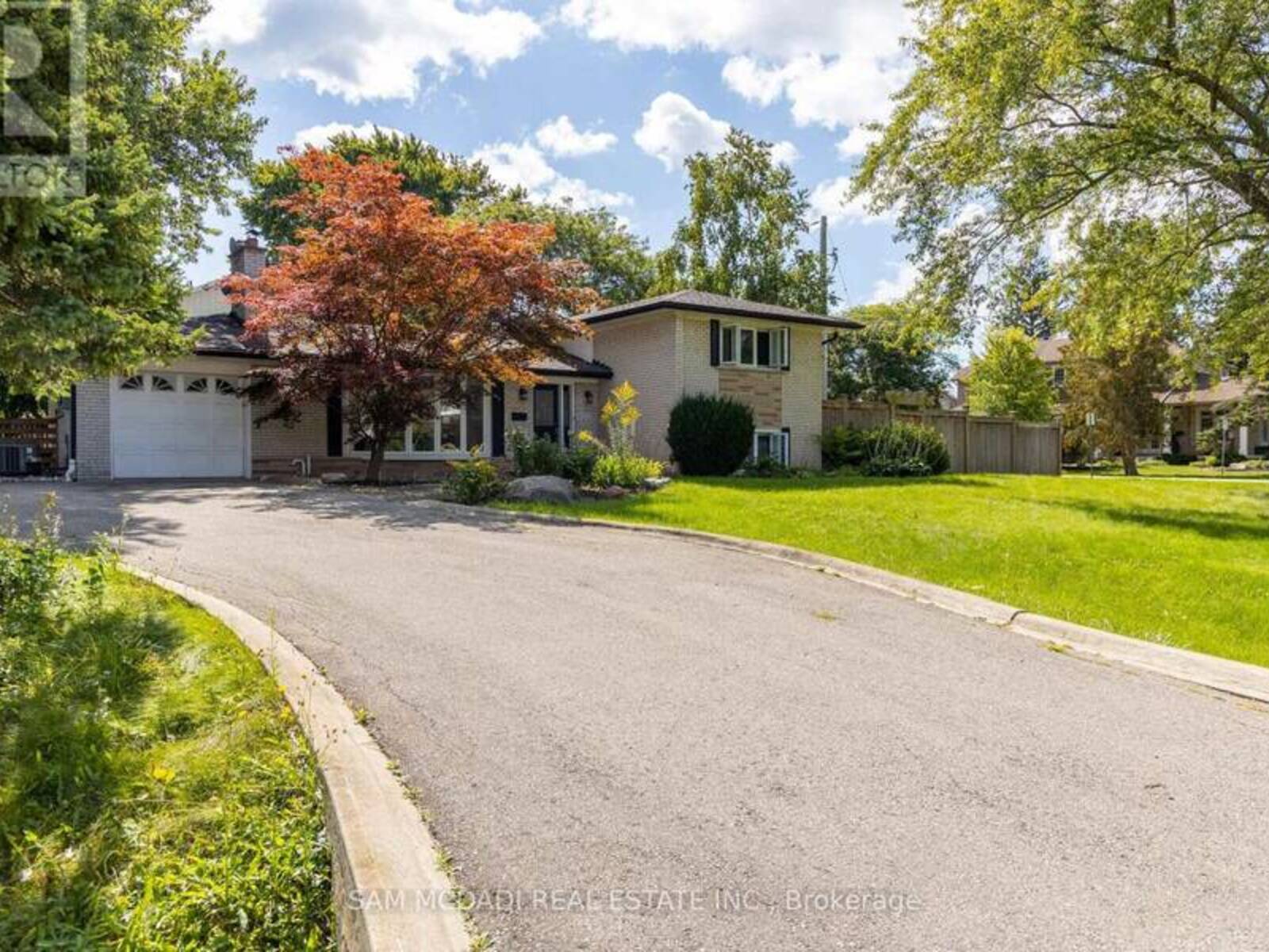 1198 WILLOWBROOK DRIVE S, Oakville, Ontario L6L 2J8