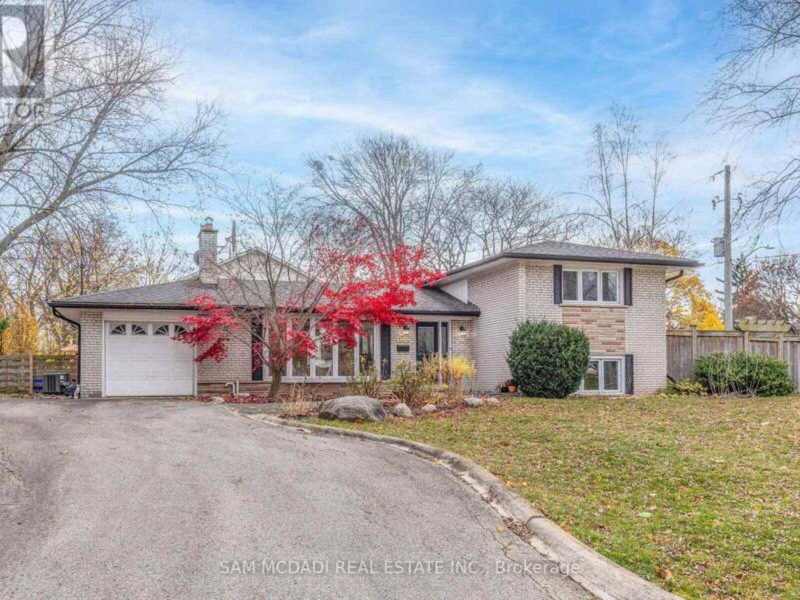 1198 WILLOWBROOK DRIVE S, Oakville, Ontario L6L 2J8