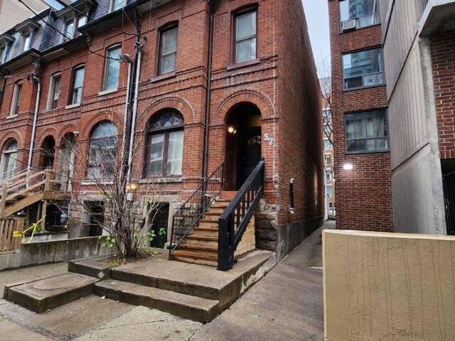 37 MUTUAL STREET Toronto Ontario, M5B 2A7