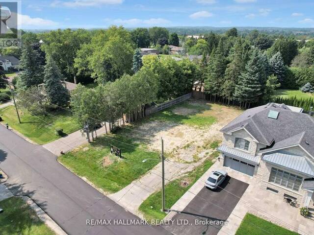 160 HOLLINGSWORTH DRIVE King Ontario, L7B 1G8