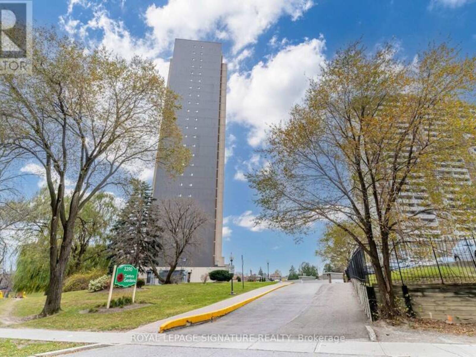 1007 - 3390 WESTON ROAD W, Toronto, Ontario M9M 2X3