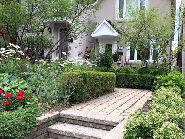 374 WOBURN AVENUE Toronto Ontario, M5M 1L2