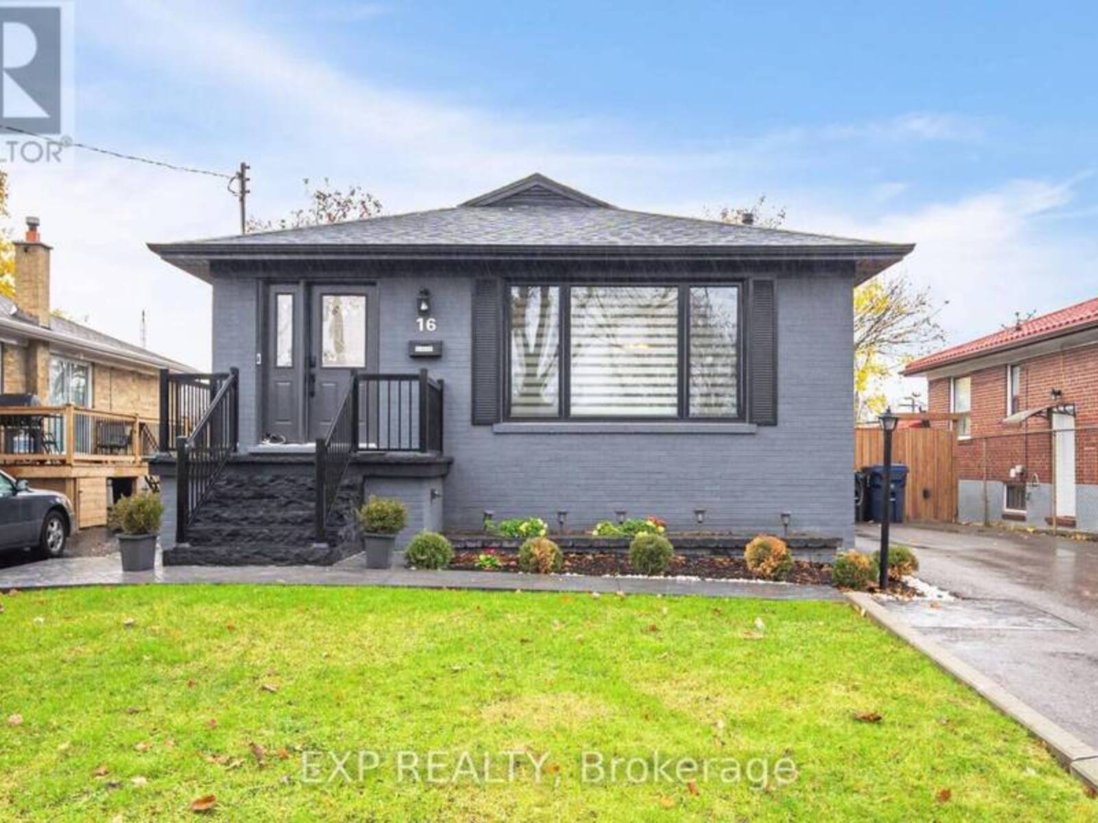 16 BENWAY DRIVE, Toronto, Ontario M9W 1Z3