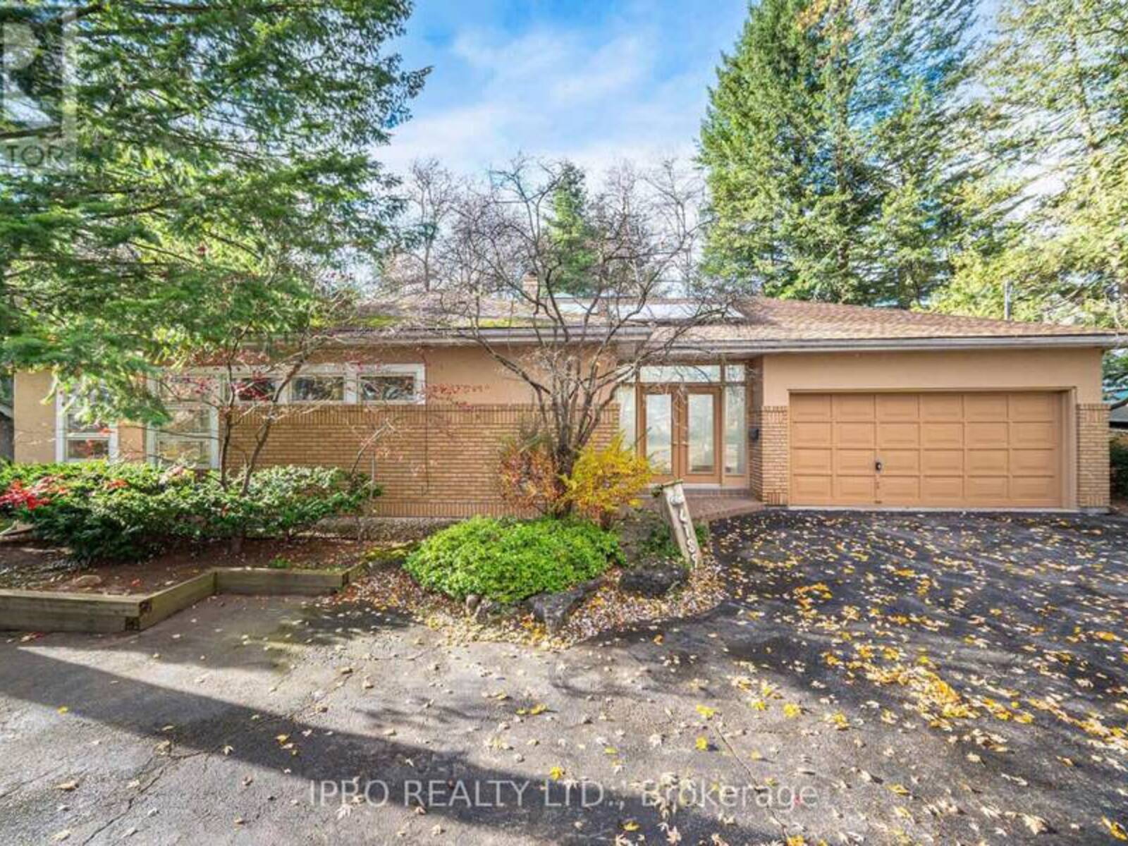 4189 INGLEWOOD DRIVE, Burlington, Ontario L7L 1E3