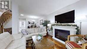 10 VIA CASSIA DRIVE | Toronto Ontario | Slide Image Four