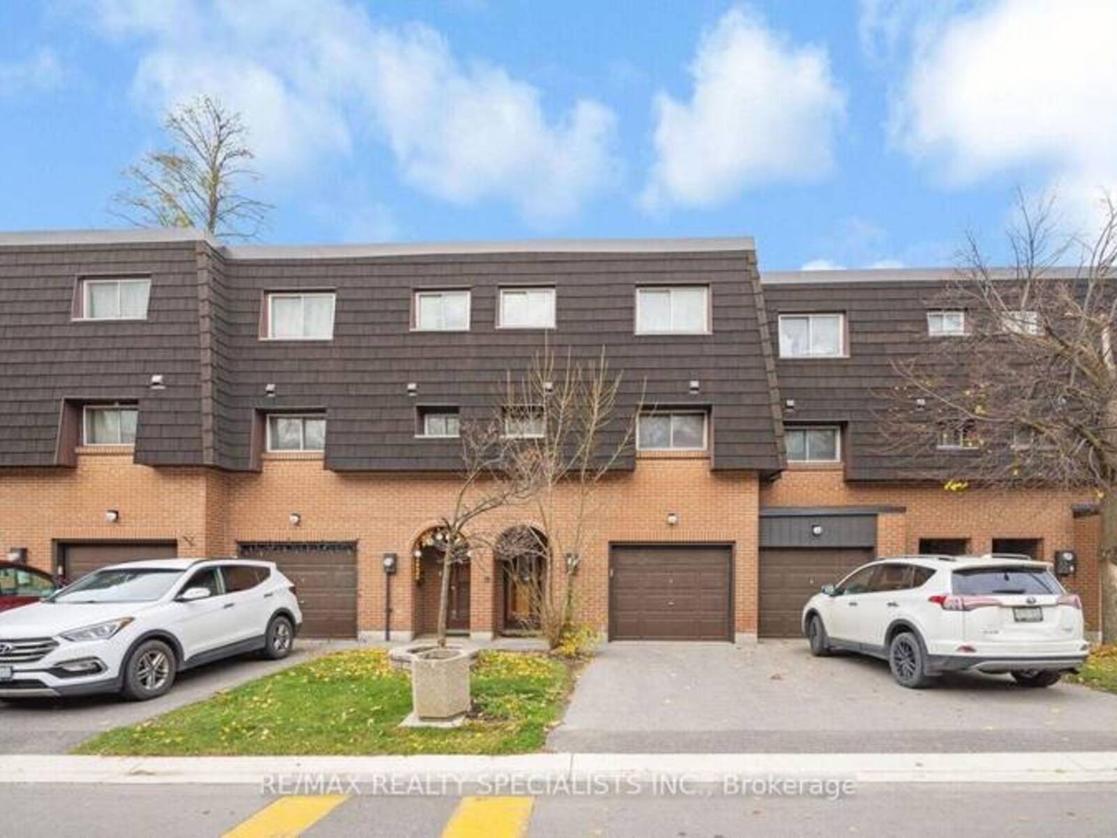 6 DARRAS COURT, Brampton, Ontario L6T 1W7