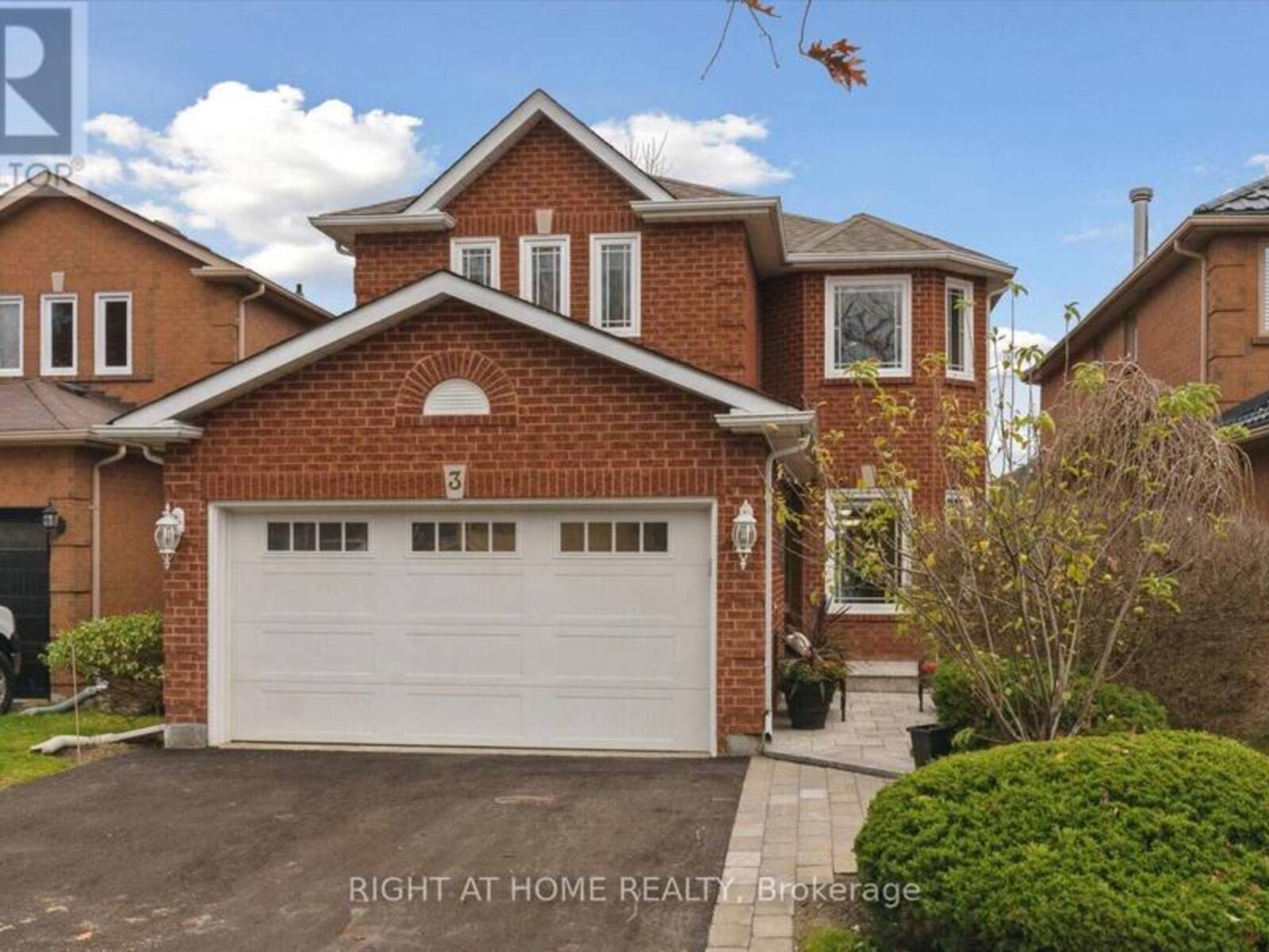 3 RED ROCK DRIVE, Richmond Hill, Ontario L4C 0E3