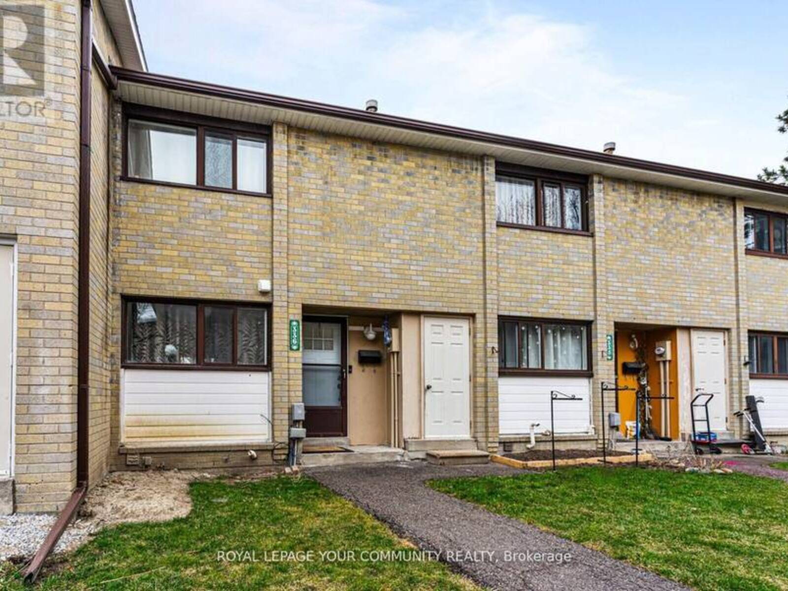 336 FLEETWOOD CRESCENT, Brampton, Ontario L6T 2E5