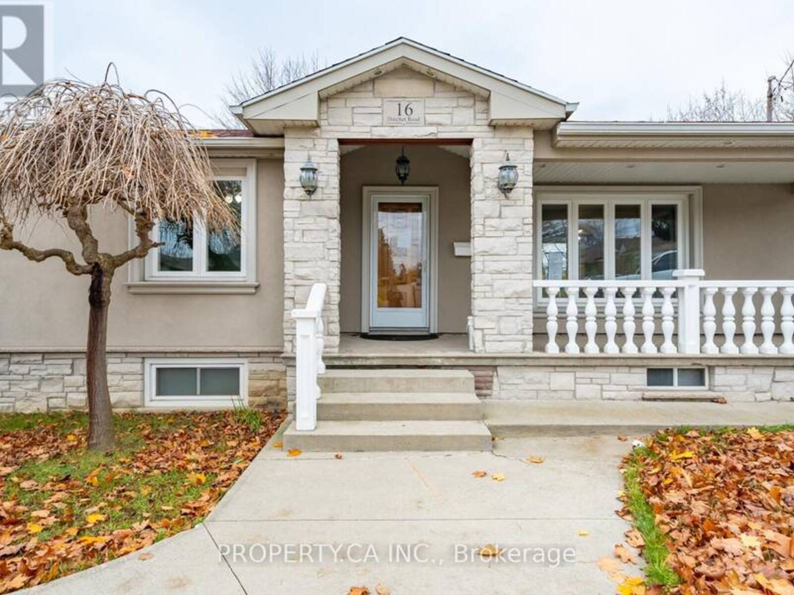 16 DATCHET ROAD, Toronto, Ontario M3M 1X5