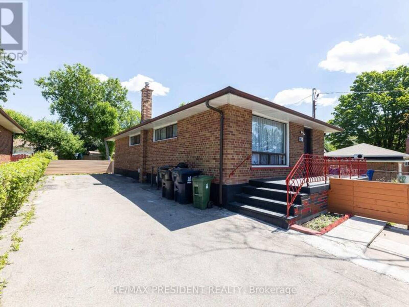 170 ELMHURST DRIVE, Toronto, Ontario M9W 2L1