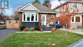 124 BARONS AVENUE S | Hamilton Ontario | Slide Image One