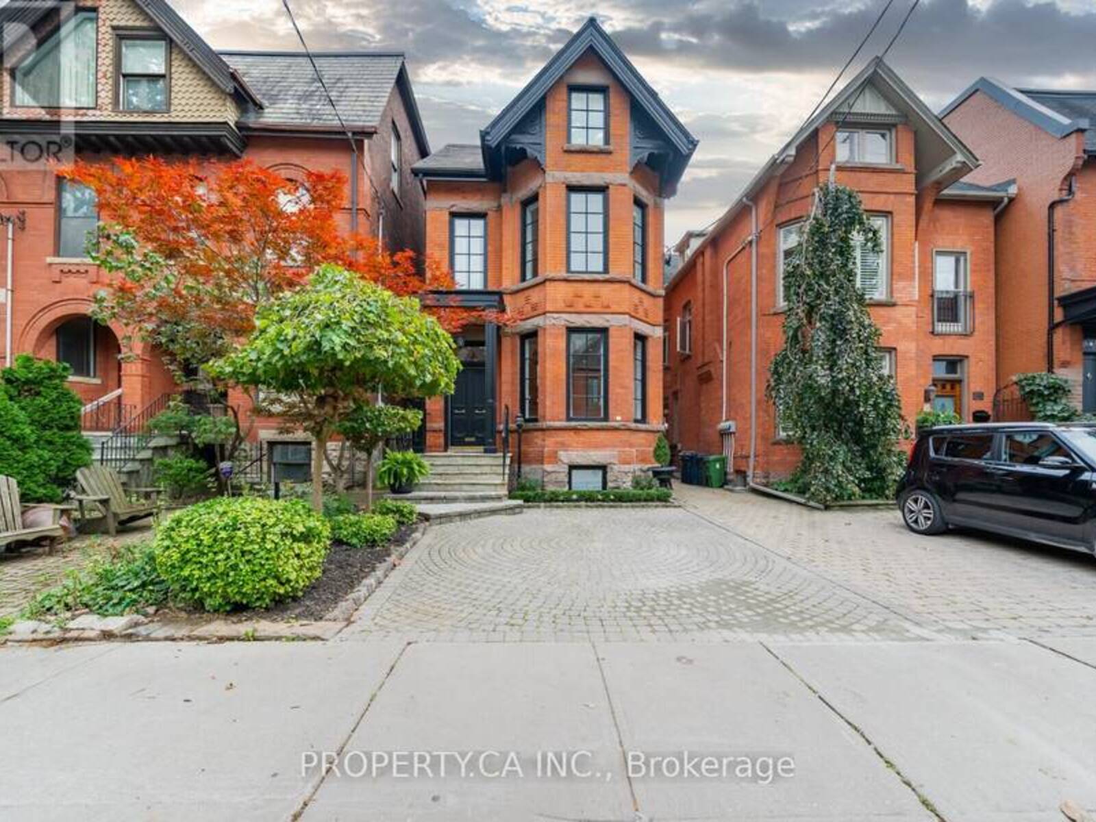 43 BERNARD AVENUE, Toronto, Ontario M5R 1R3