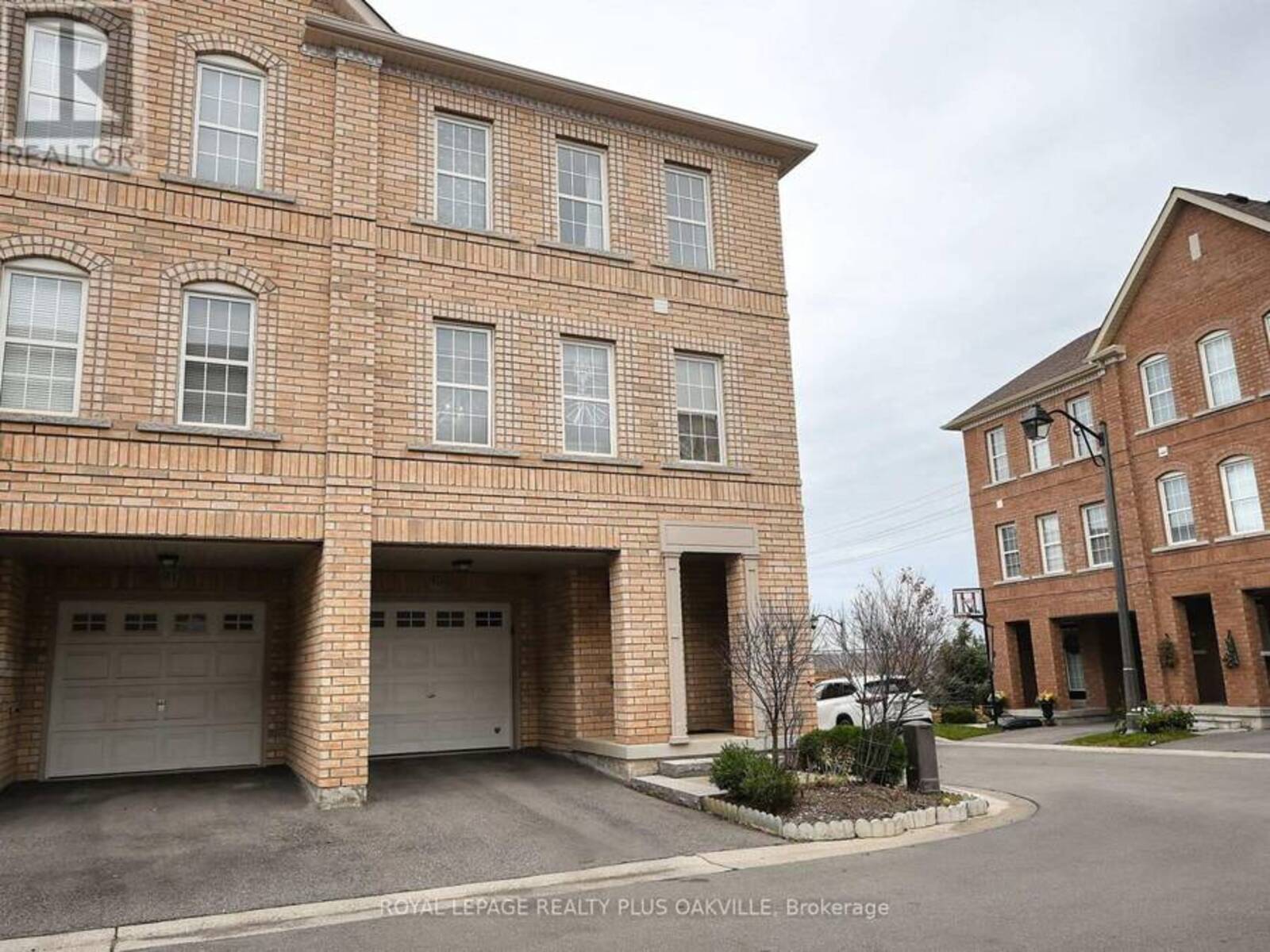 90 - 2280 BARONWOOD DRIVE, Oakville, Ontario L6M 0K4