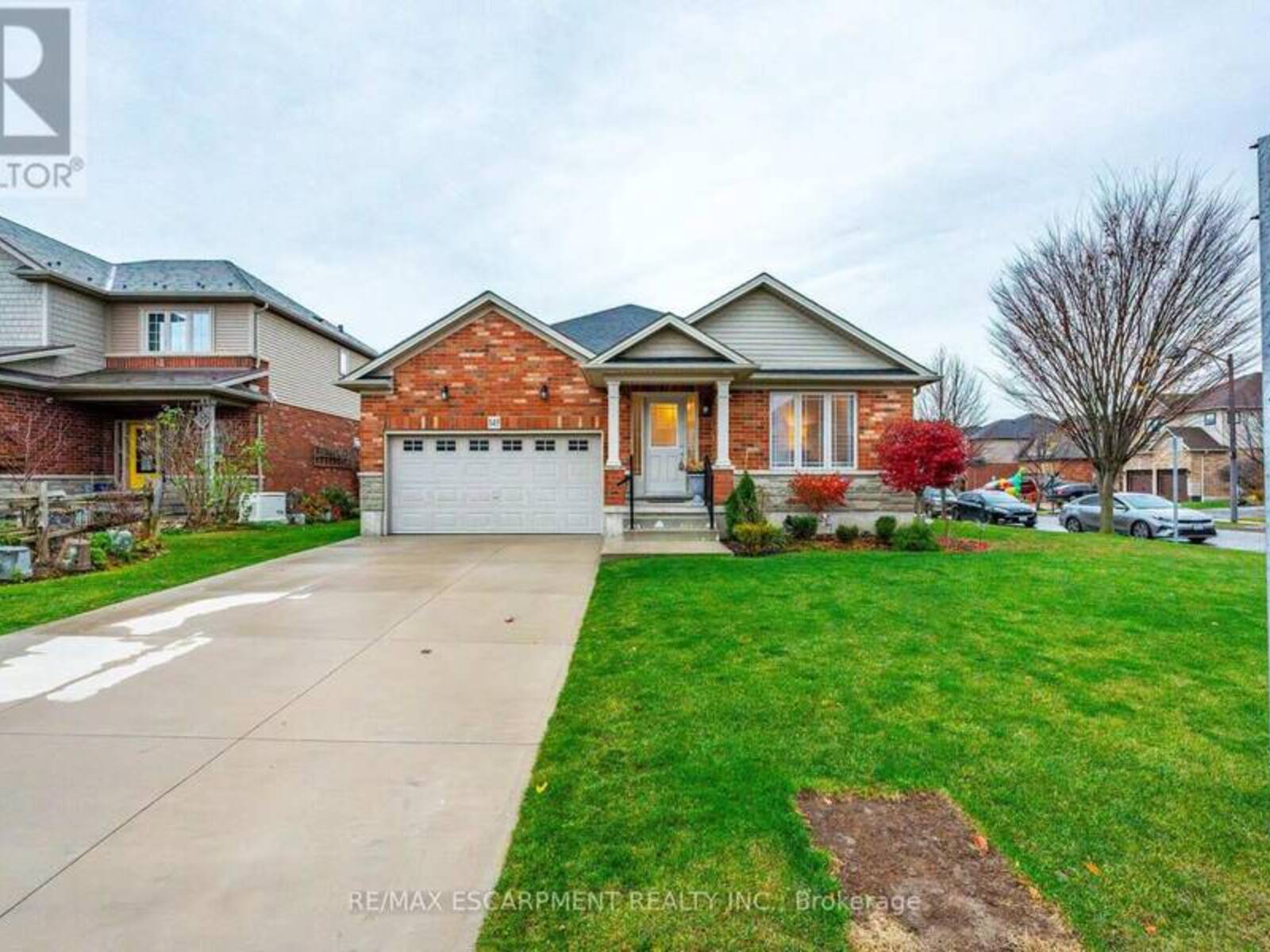 145 VALIANT CIRCLE, Hamilton, Ontario L0R 1C0