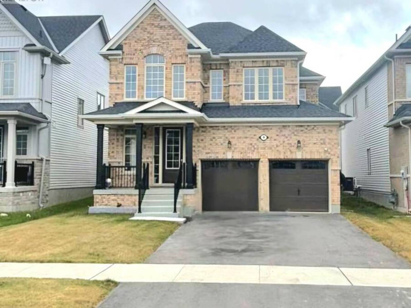 9 HENNESSEY CRESCENT, Lindsay, Ontario K9V 0P2