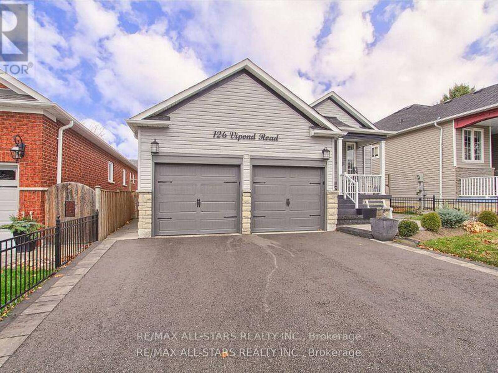 126 VIPOND ROAD, Whitby, Ontario L1M 1K9