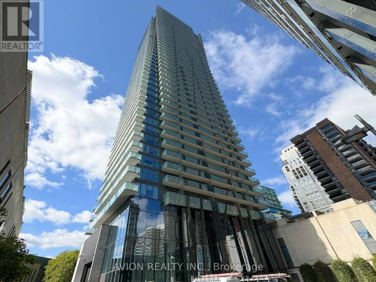 2701 - 65 ST MARY STREET, Toronto, Ontario M5S 0A6