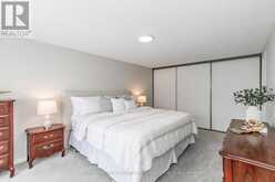 29 EVES COURT | Newmarket Ontario | Slide Image Nine