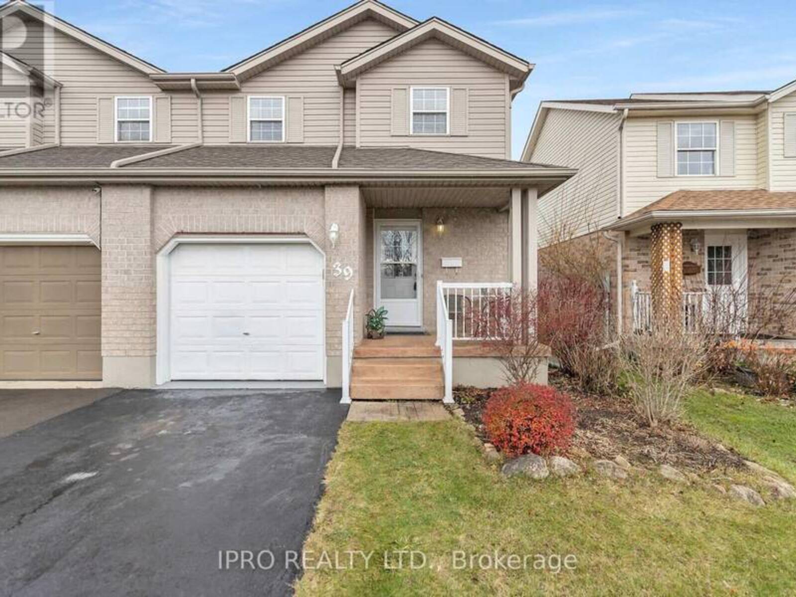 39 RASPBERRY LANE, Guelph, Ontario N1E 7H4