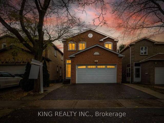 8 HUMMINGBIRD COURT Brampton Ontario, L6Y 3N7