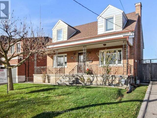 202 RUSTIC ROAD Toronto Ontario, M6L 1W4